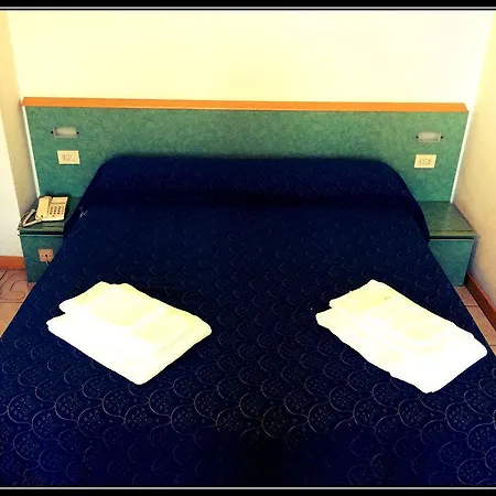 Italia Hotel 3*