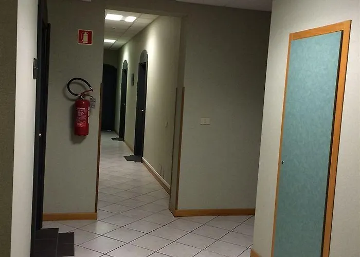 호텔 Italia 도멜레토